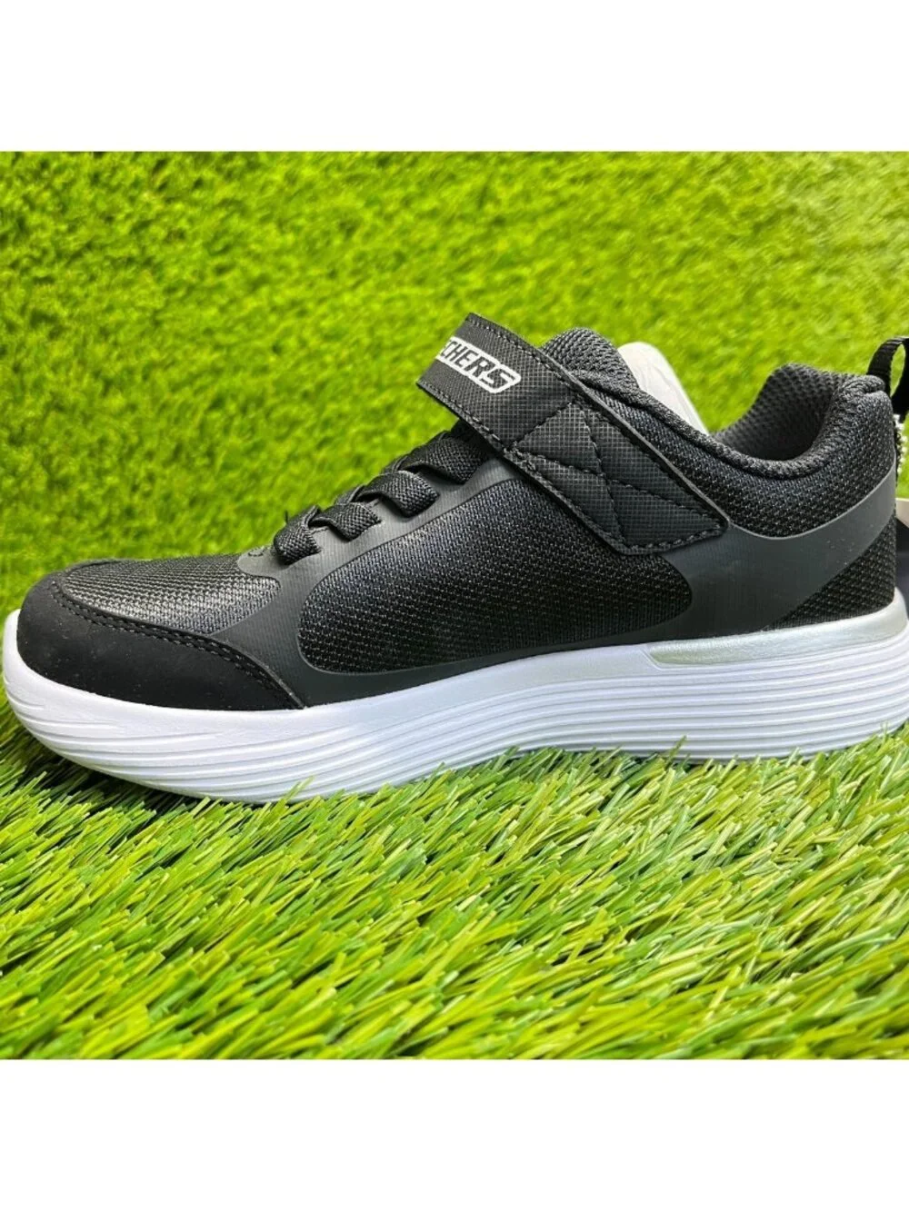Skechers GO Run 400 V2 Watix Boys Size 1Y Black Athletic Running Shoes Sneakers